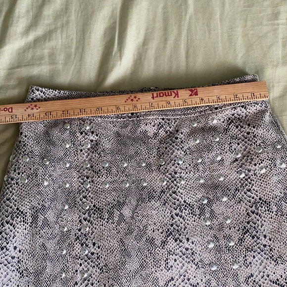 Faux suede snake skin print mini skirt - Picture 7 of 7